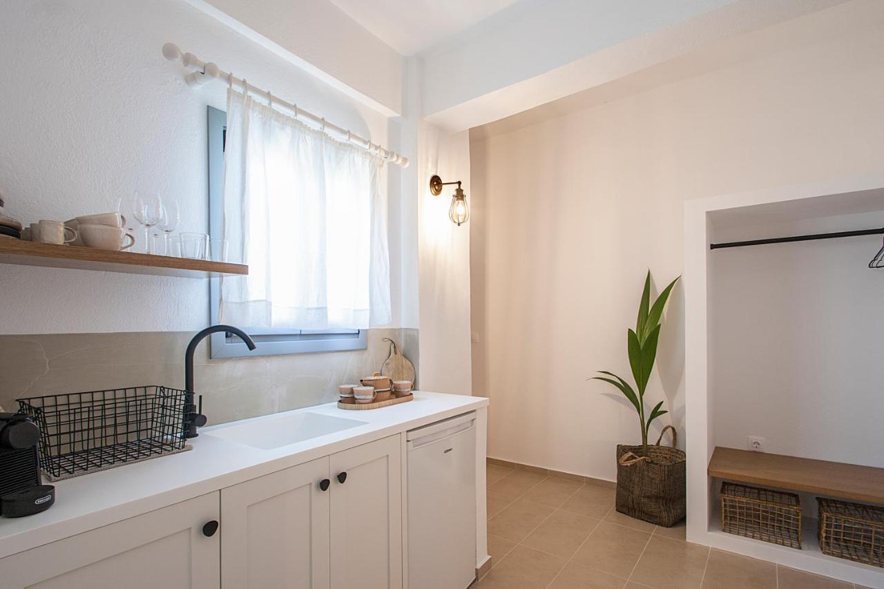 Paris Studios & Apartment Agia Paraskevi  Exteriör bild